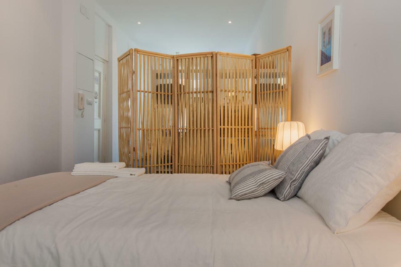 Apartamento Typical Light Filled Graça Apartment, By Timecooler *