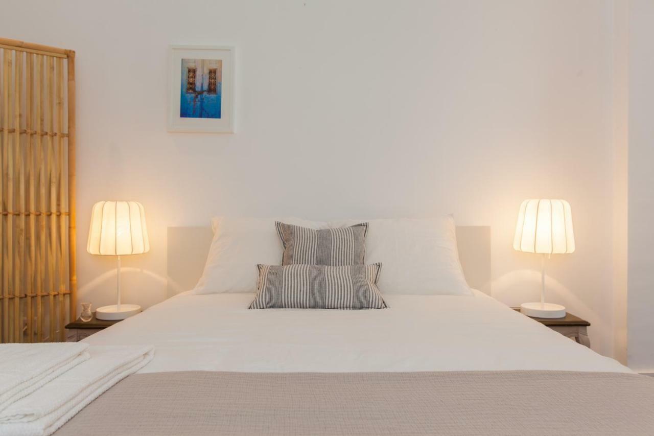 Typical Light Filled Graça Apartment, By Timecooler